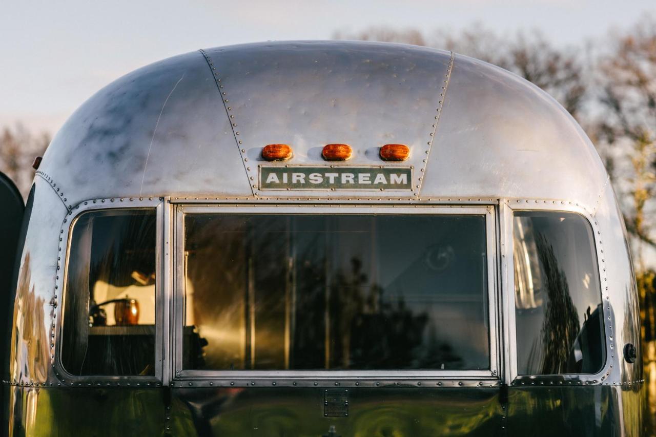 Silver Airstream Glamping & Rental Chichester Exteriör bild