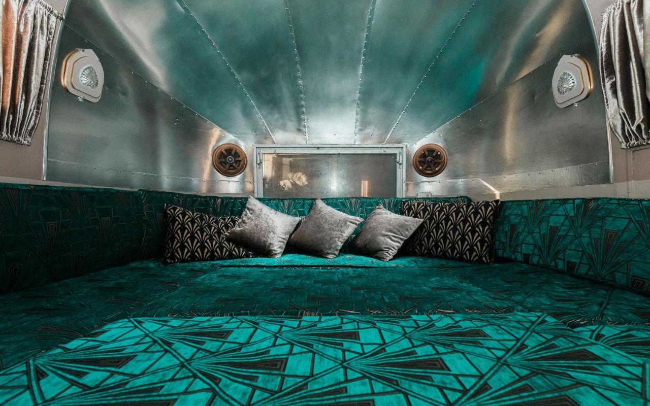 Silver Airstream Glamping & Rental Chichester Exteriör bild