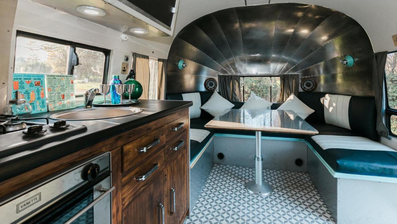 Silver Airstream Glamping & Rental Chichester Exteriör bild