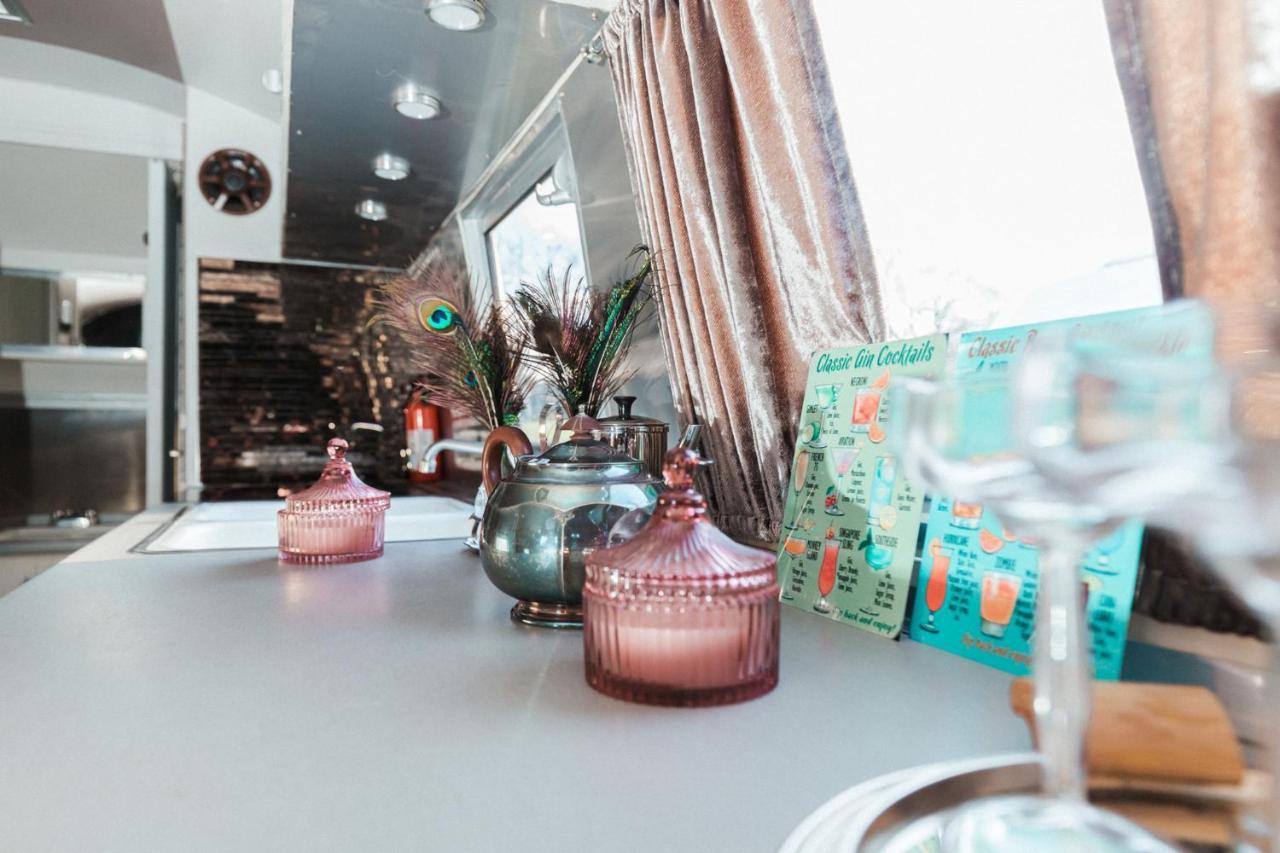 Silver Airstream Glamping & Rental Chichester Exteriör bild