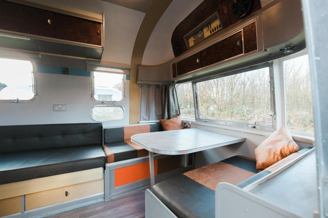 Silver Airstream Glamping & Rental Chichester Exteriör bild